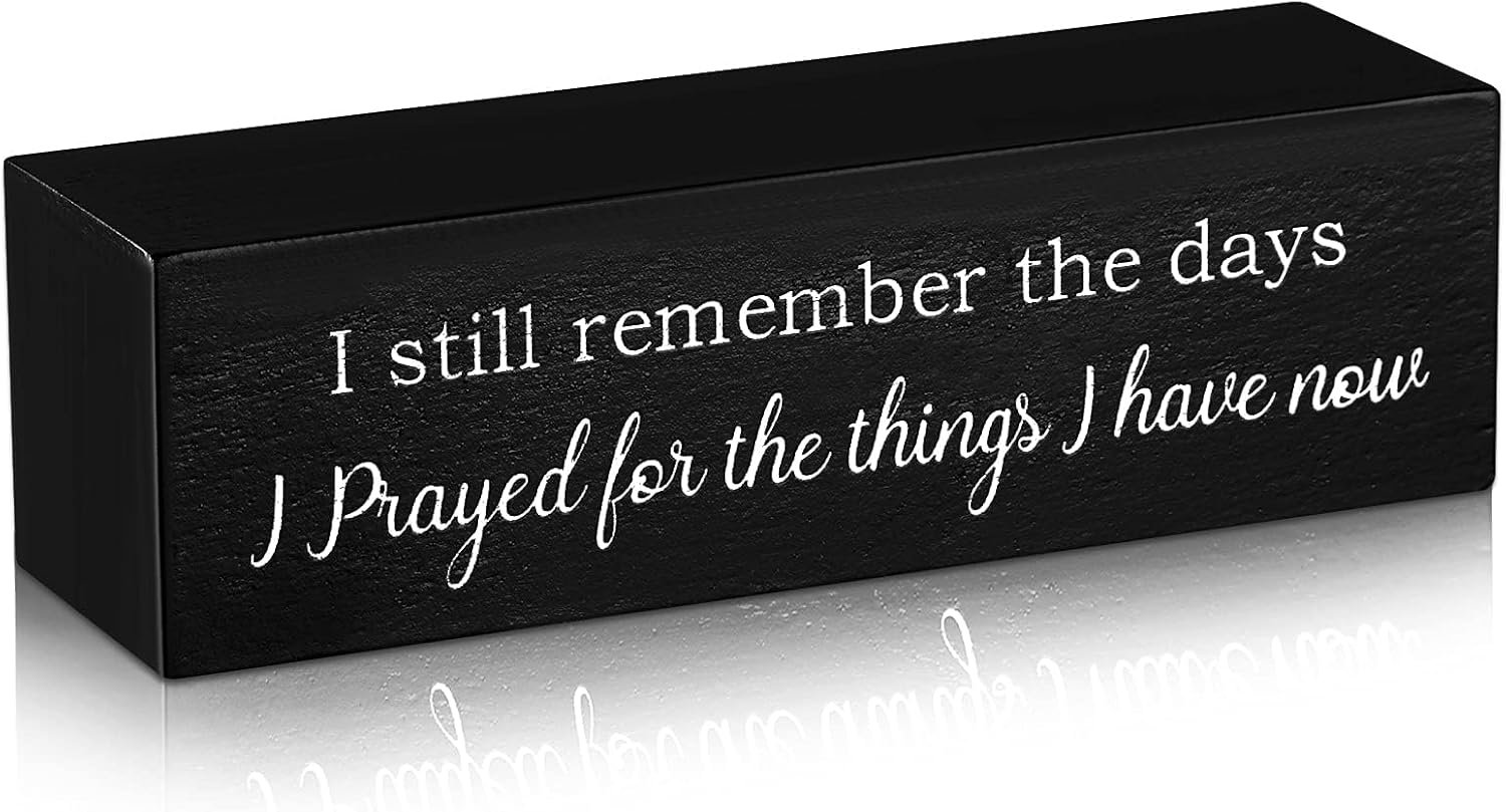 Rustic Wooden Farmhouse Christian Decor Sign Inspirational Religious Tabletop Plaque with Grateful Prayer Quote, Durable Wood Block for Office, Home, Bookshelf, Tiered Tray(Black)