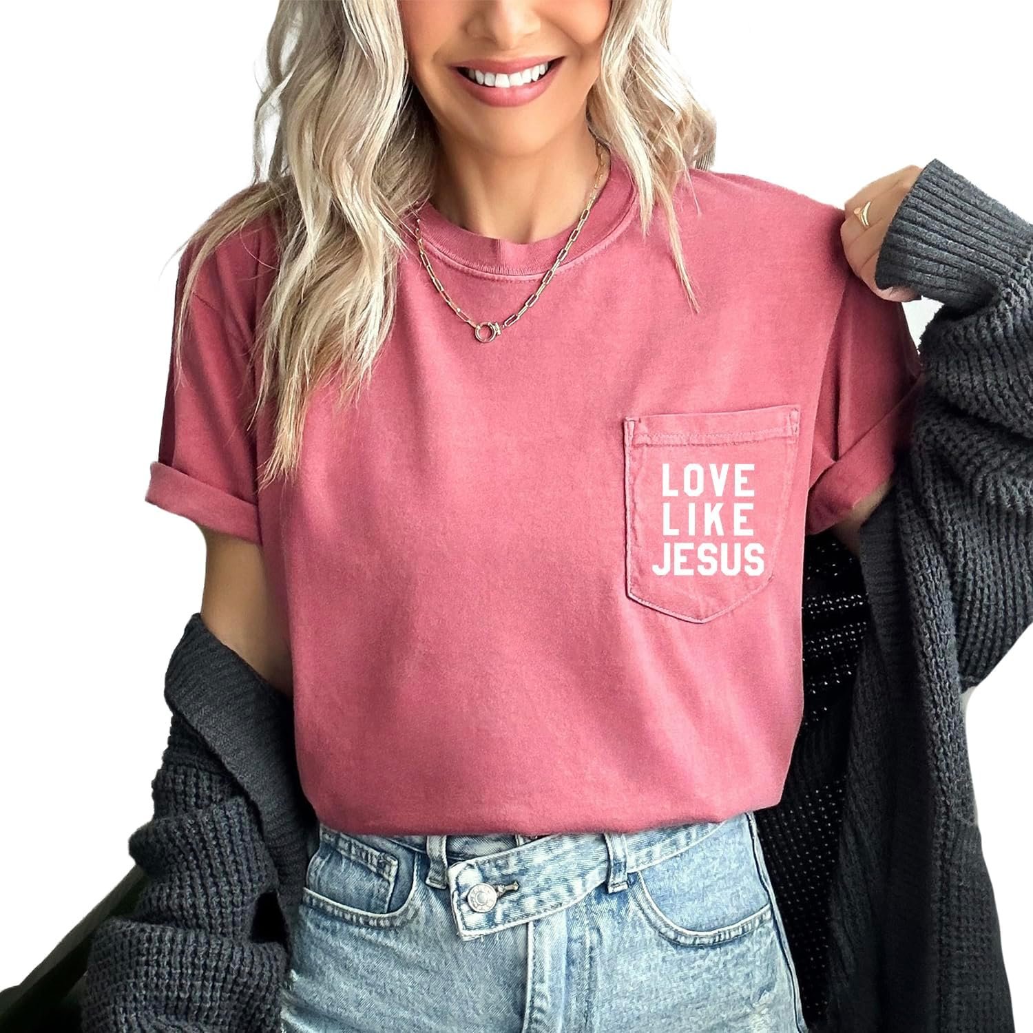 Love Like Jesus Pocket T-Shirt Women Christian Garment Dyed Short Sleeve Shirts Jesus Faith Cross Graphic Casual Loose Tee Tops Brick
